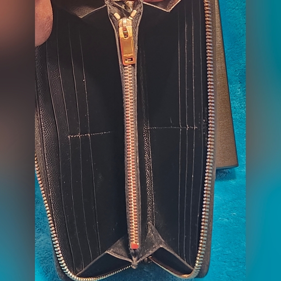 YSL Zip Around Black Quilted Wallet with Gold Logo w/ Box - Picture 13 of 16